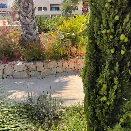 Mediterranean Garden Holidays Appartamento *