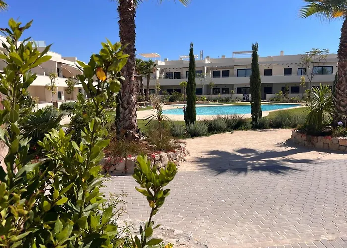 Mediterranean Garden Holidays * Торевьиа